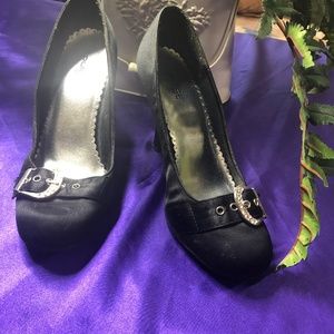 🛒 Pulse Classic Satin heeled Pumps